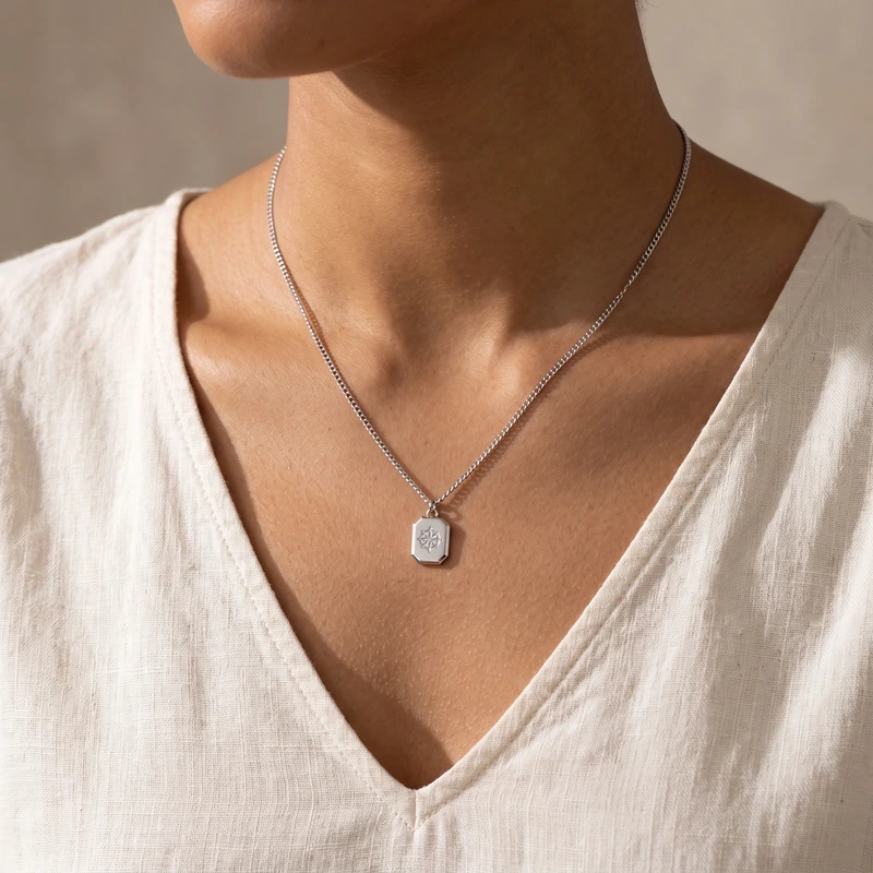 Octagonal Necklace Windrose