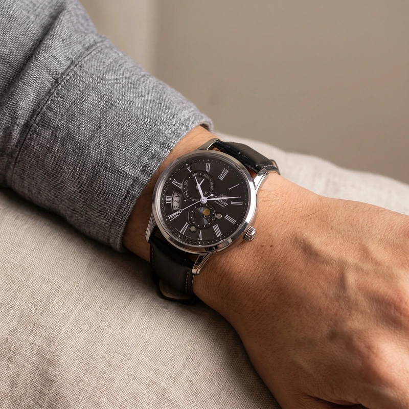 AK00 Version 3 Classic Watch